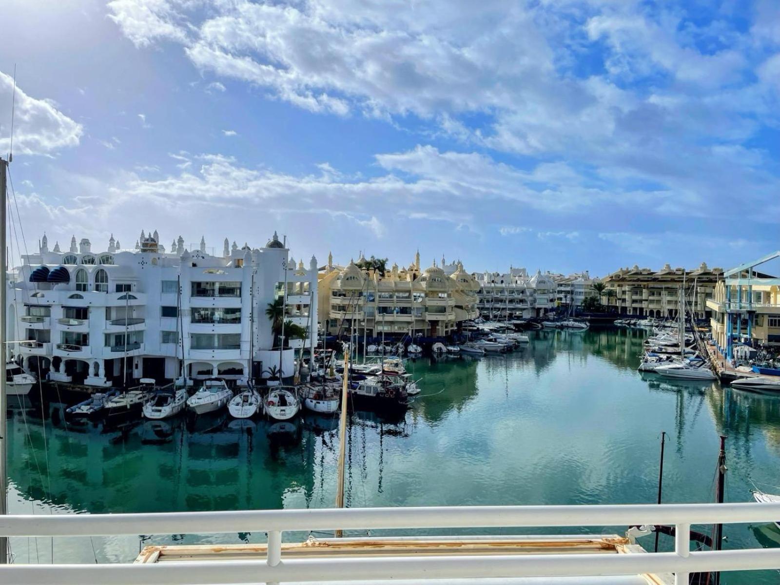 Harbour Penthouse With Big Terrace And Sea View Appartement Benalmádena